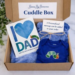 Cuddle Box with book, blanket and Onesie 6-9m